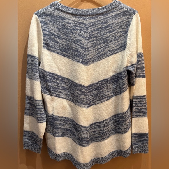 Apt. 9  blue and white long sleeve chevron striped pullover Sweater Size large - Picture 8 of 8